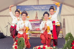 Thai traditional dances by Ram Thai and Dance Group.